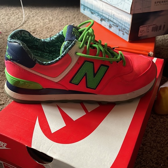 NewBalance - Picture 2 of 3